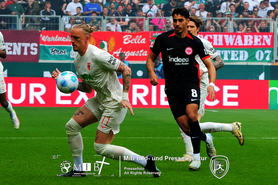 FC Augsburg vs Eintracht Frankfurt (1525)